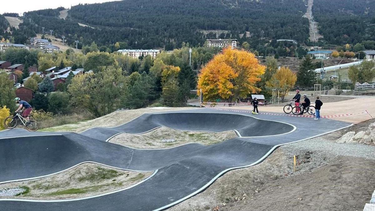 レ・ザングル La Grange De Cassiopee - Duplex Avec Vue Imprenableヴィラ エクステリア 写真